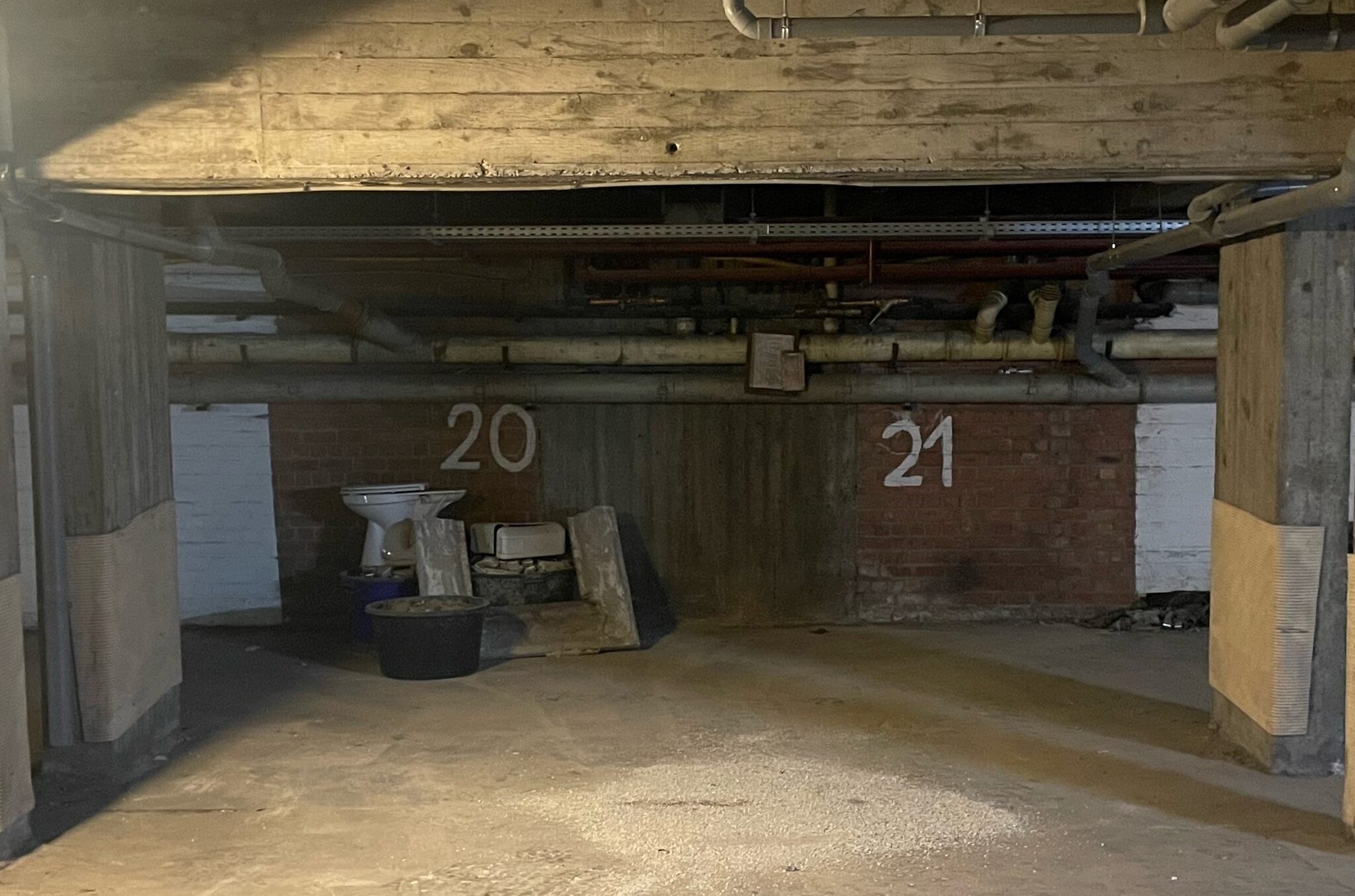 foto zoom garageplaatsen 20-21