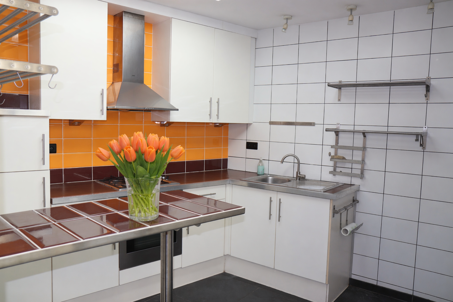 2 keuken met tulpen
